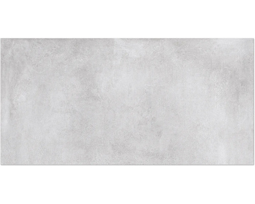 Helle, matte Bodenfliese mit Betonoptik