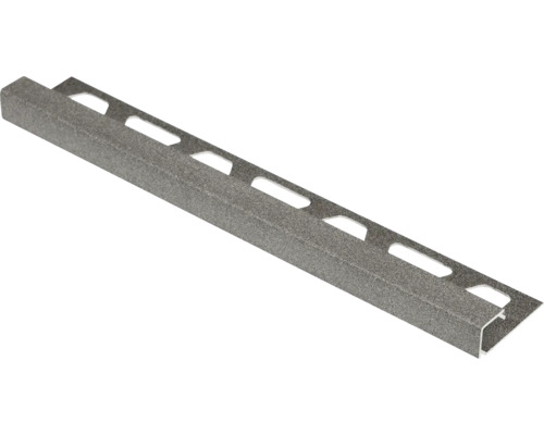 Fliesenprofil aus Metall mit rechteckigen Aussparungen