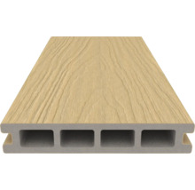 Terrassendiele aus Holz-Polymer-Werkstoff mit Hohlkammerprofil