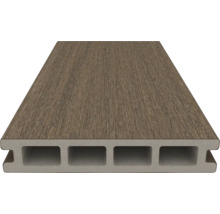 Terrassendiele aus Verbundmaterial mit Holzoptik und Hohlkammerprofil