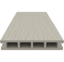 Terrassendiele aus Kunststoff mit Holzstruktur