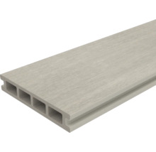 Terrassendiele aus Holz-Polymer-Werkstoff mit Hohlkammern