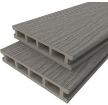 Zwei Terrassendielen aus Verbundmaterial mit Hohlkammern