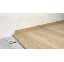 Verlegung von Laminatboden mit Sockelleiste