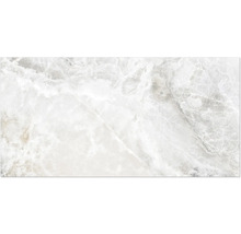 Nahaufnahme einer weißen Marmorfliese mit feiner Maserung