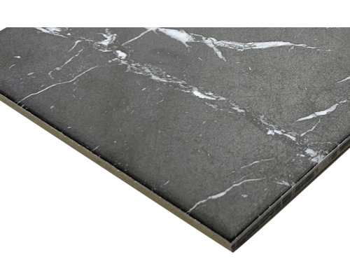 Fliese mit Marmoroptik