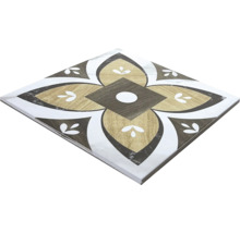 Dekorative Bodenfliese mit floralem Muster