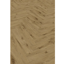 Verlegtes Laminat im Fischgrätmuster.