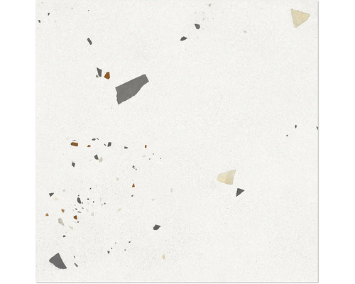 Feinsteinzeugfliese in Terrazzo-Optik mit unregelmäßigen Fragmenten in verschiedenen Größen.