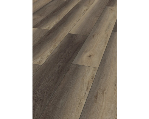 Laminatboden in Eichenoptik mit natürlicher Holzmaserung und verschiedenen Brauntönen.