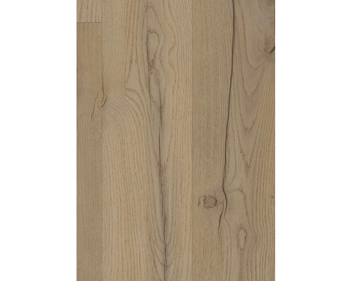 Laminatboden in Holzoptik mit natürlicher Maserung, Astlöchern und Rissen.