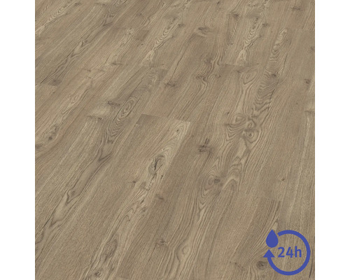 Laminatboden in Eichenoptik mit ausgeprägter Maserung und Astlöchern sowie Symbol für 24 Stunden Spritzwasserschutz.