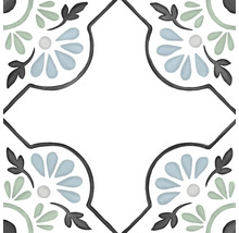 Quadratische Fliese mit floralem Ornament im mediterranen Stil, stilisierte Blätter und Blüten.