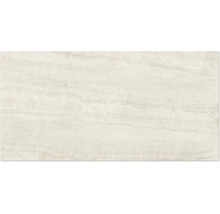 Feinsteinzeugfliese in beiger Marmoroptik mit horizontaler Maserung.