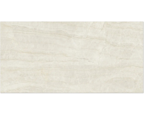 Fliese in Natursteinoptik mit horizontaler Maserung in Beige.