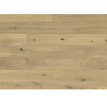 Holzbodenbelag in Eichenoptik mit natürlicher Maserung und Astlöchern.