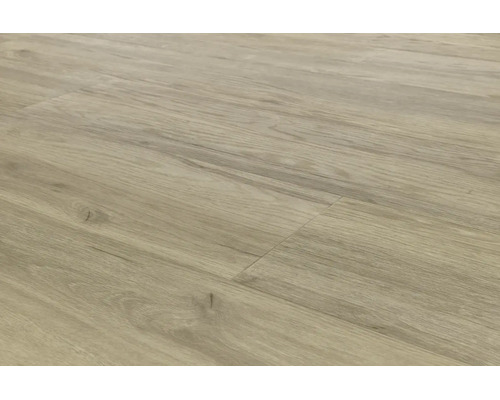 Laminatboden in heller Holzoptik mit Maserung und Astlöchern.