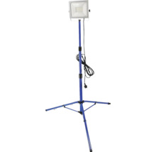 LED-Baustrahler auf einem blauen Teleskop-Stativ mit schwarzem Kabel.