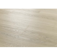 Heller Laminatboden mit natürlicher Holzmaserung in Dielenoptik.