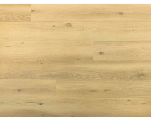 Laminatboden in Eichenoptik mit authentischer Maserung und Aststrukturen als Bodenbelag.