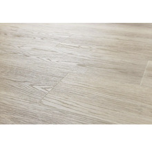 Laminatboden mit strukturierter Holzmaserung in Dielenoptik