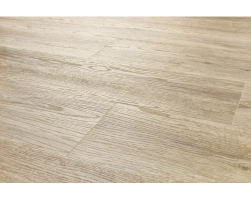 Laminatboden in Holzoptik mit natürlicher Maserung für eine wohnliche Atmosphäre.