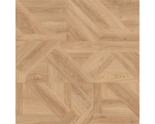 Laminatboden mit Eichenoptik im geometrischen Parkettmuster