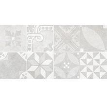 Dekorative Bodenfliesen mit verschiedenen Mustern