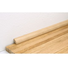 Holzfußleiste und Parkett