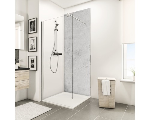 Badezimmer mit Duschkabine, Duschwanne und Waschbecken