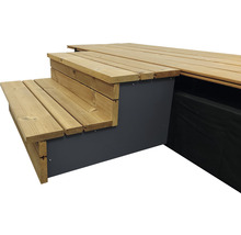 Treppe aus Holz für den Aussenbereich