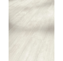 Heller Laminatboden mit Holzstruktur