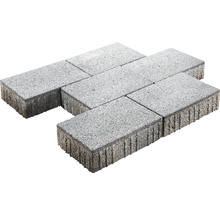Mehrere graue Pflastersteine aus Beton