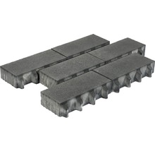Mehrere graue Pflastersteine mit Verzahnungssystem