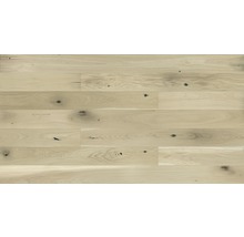 Helle Holzboden-Diele mit Astlöchern