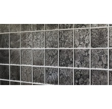 Nahaufnahme von Mosaikfliesen mit abstraktem Muster