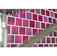 Nahaufnahme von Mosaikfliesen an einer Wand