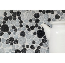 Mosaikfliesen in Steinoptik mit Teekanne