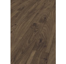 Nahaufnahme von verlegtem Laminatboden mit Holzoptik.