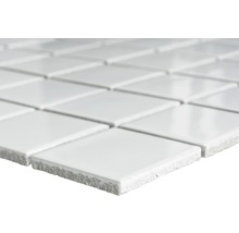 Quadratische Mosaikfliesen aus Keramik