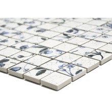 Mosaikfliesen mit floralem Muster