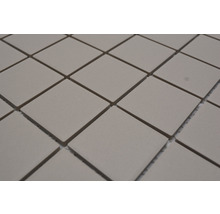 Quadratische Mosaikfliesen aus Keramik