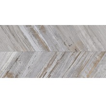 Keramikfliesen mit Holzoptik im Fischgrätmuster