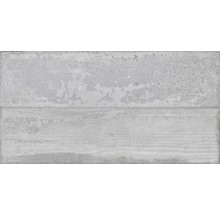 Graue Wandfliese mit Holzstruktur für den Innenbereich