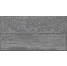 Fliese in Betonoptik mit Holzstruktur