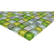 Mosaikfliese mit quadratischen Glassteinen in verschiedenen Farbtönen