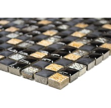 Mosaikfliese mit quadratischen Steinen in unterschiedlichen Designs