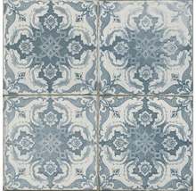 Fliesen mit blauem floralem Muster