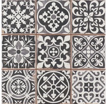 Neun Fliesen mit unterschiedlichen Mustern