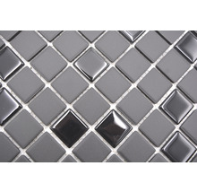 Mosaikfliesen mit quadratischem Muster